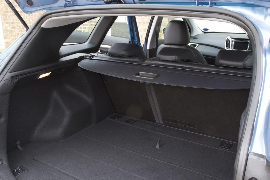  Hyundai i30 Wagon 2012 года  (UK) (фото 15 из 70)